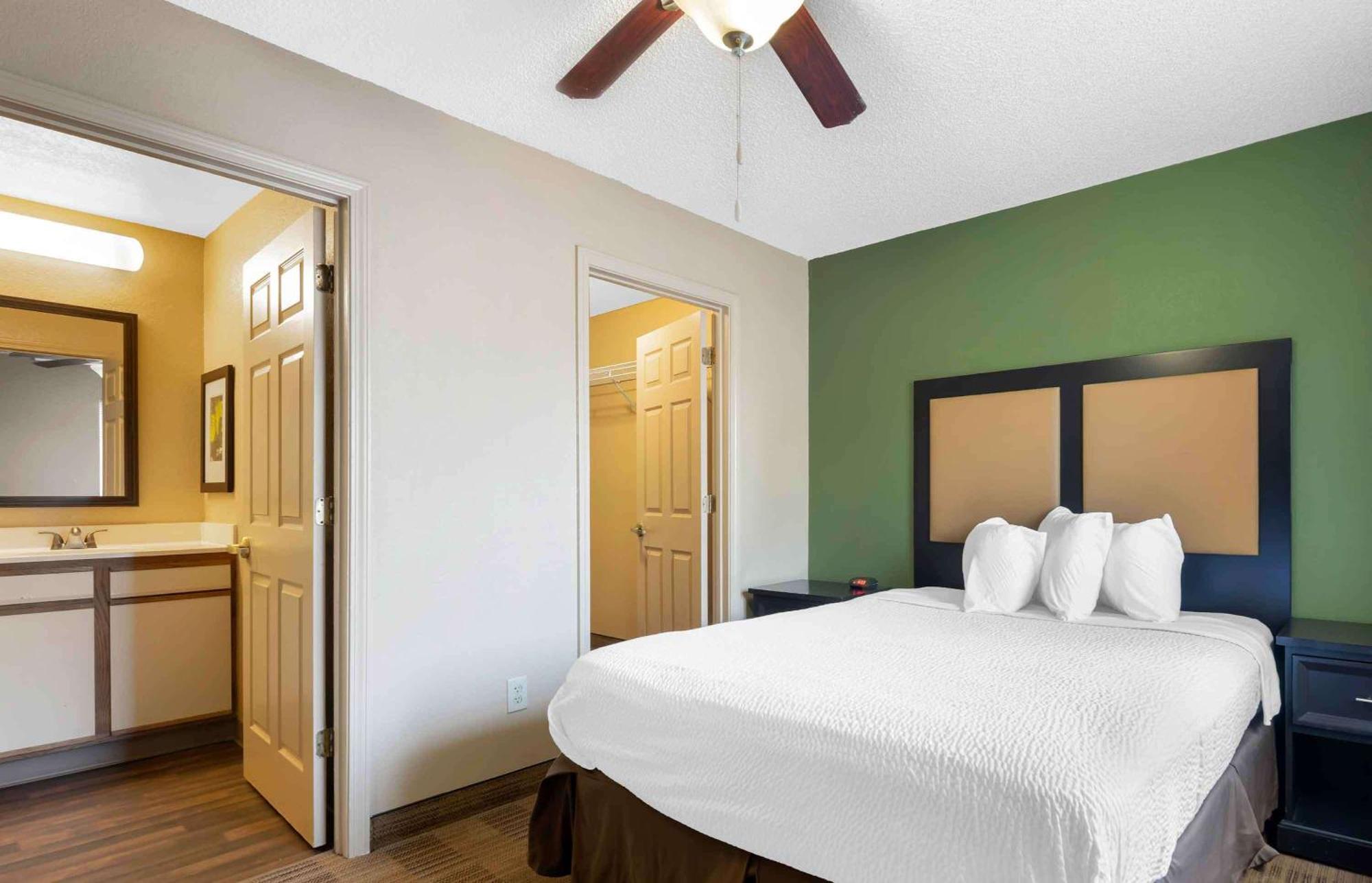 Extended Stay America Select Suites - Jacksonville Salisbury Rd Southpoint Exterior photo