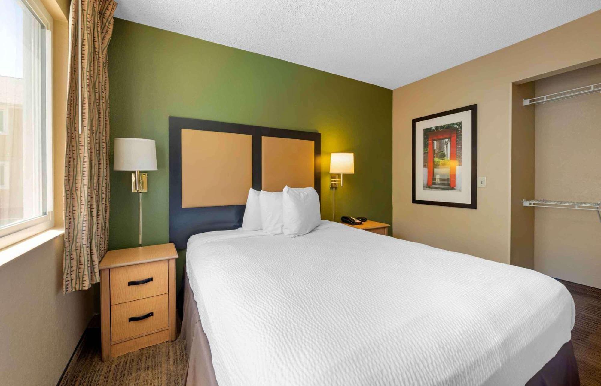 Extended Stay America Select Suites - Jacksonville Salisbury Rd Southpoint Exterior photo