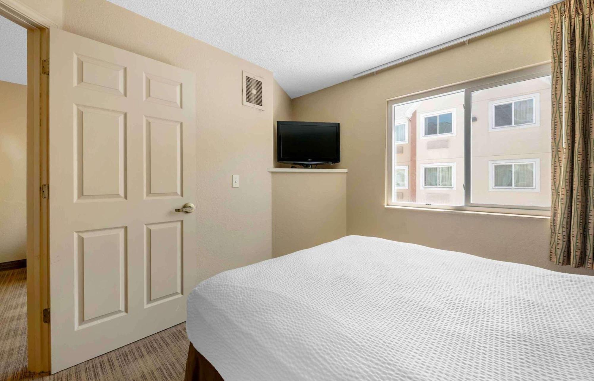 Extended Stay America Select Suites - Jacksonville Salisbury Rd Southpoint Exterior photo