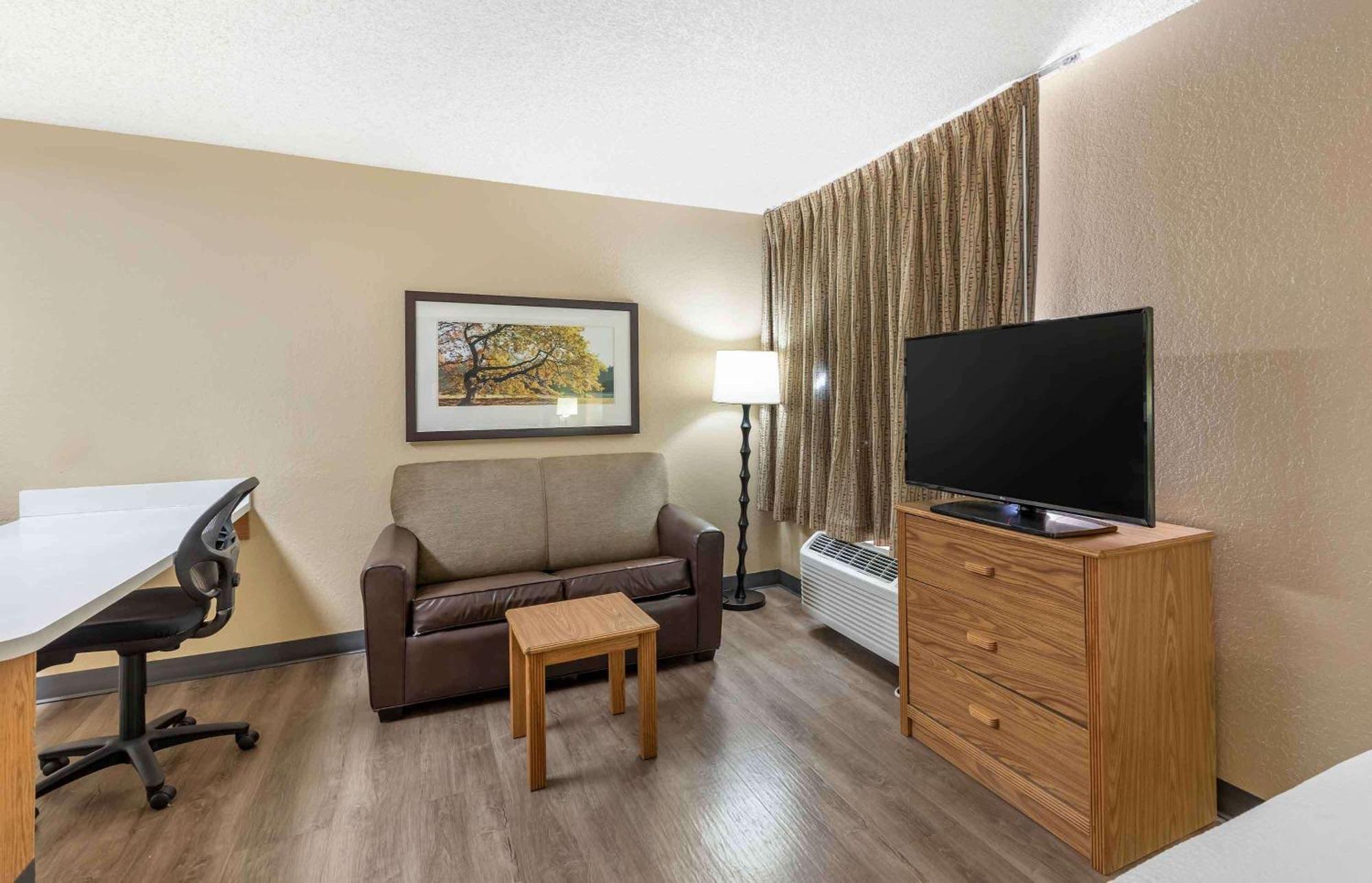 Extended Stay America Select Suites - Jacksonville Salisbury Rd Southpoint Exterior photo
